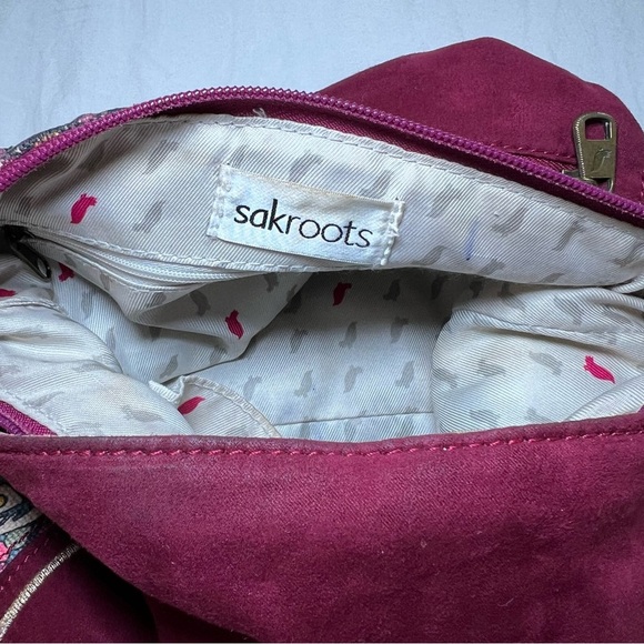 Sakroots Elsa Small Hobo Bag / Purse, Burgundy - Picture 9 of 13
